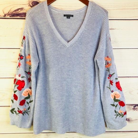 American Eagle Outfitters Sweaters - American Eagle Floral Embroidered Vneck Sweater